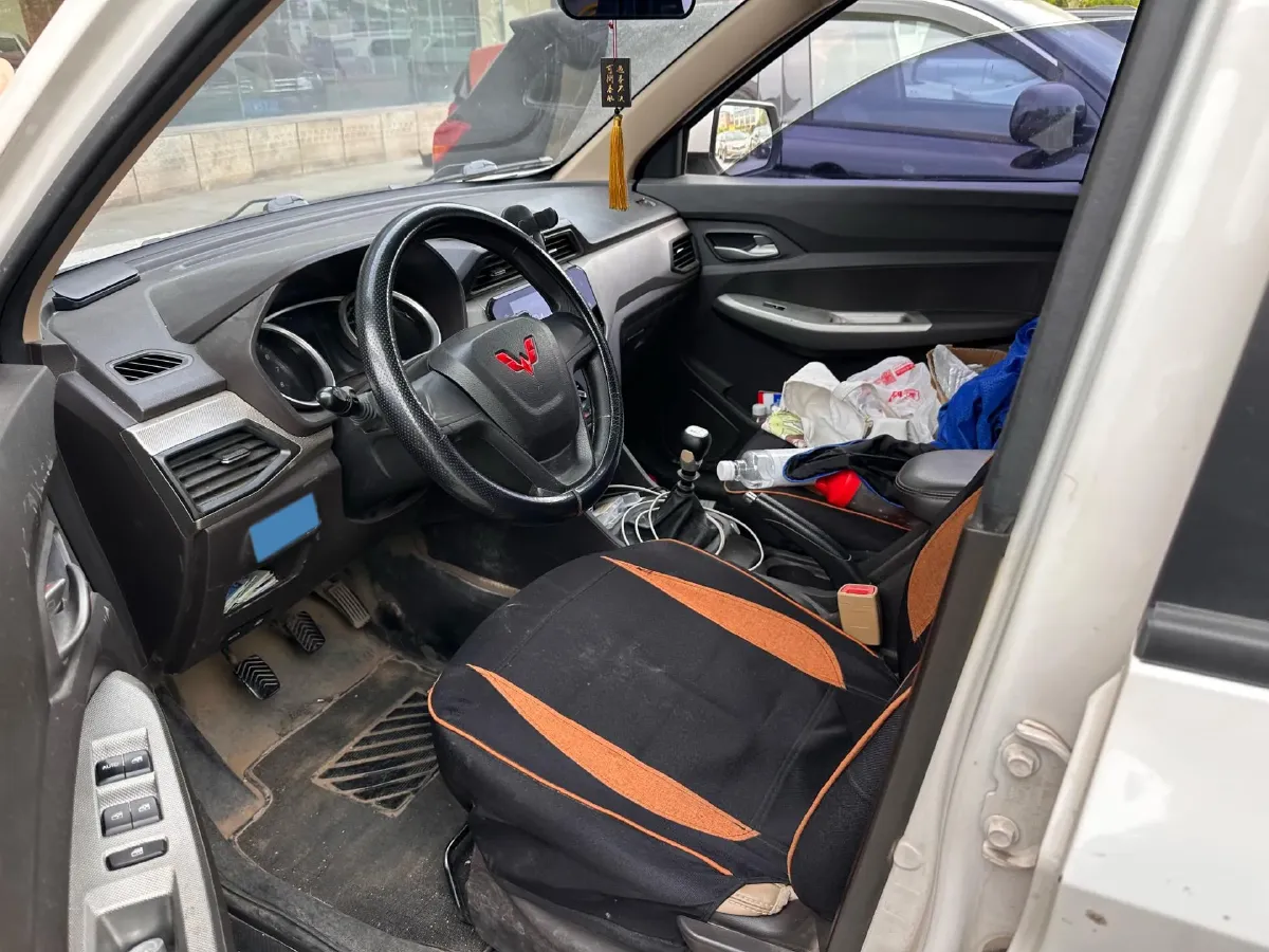 2021 WuLing HongGuang 1.5L 99HP L4 6MT,autocango,china used car exporter,china ev exporter,chinese used car exporter,chinese used ev exporter