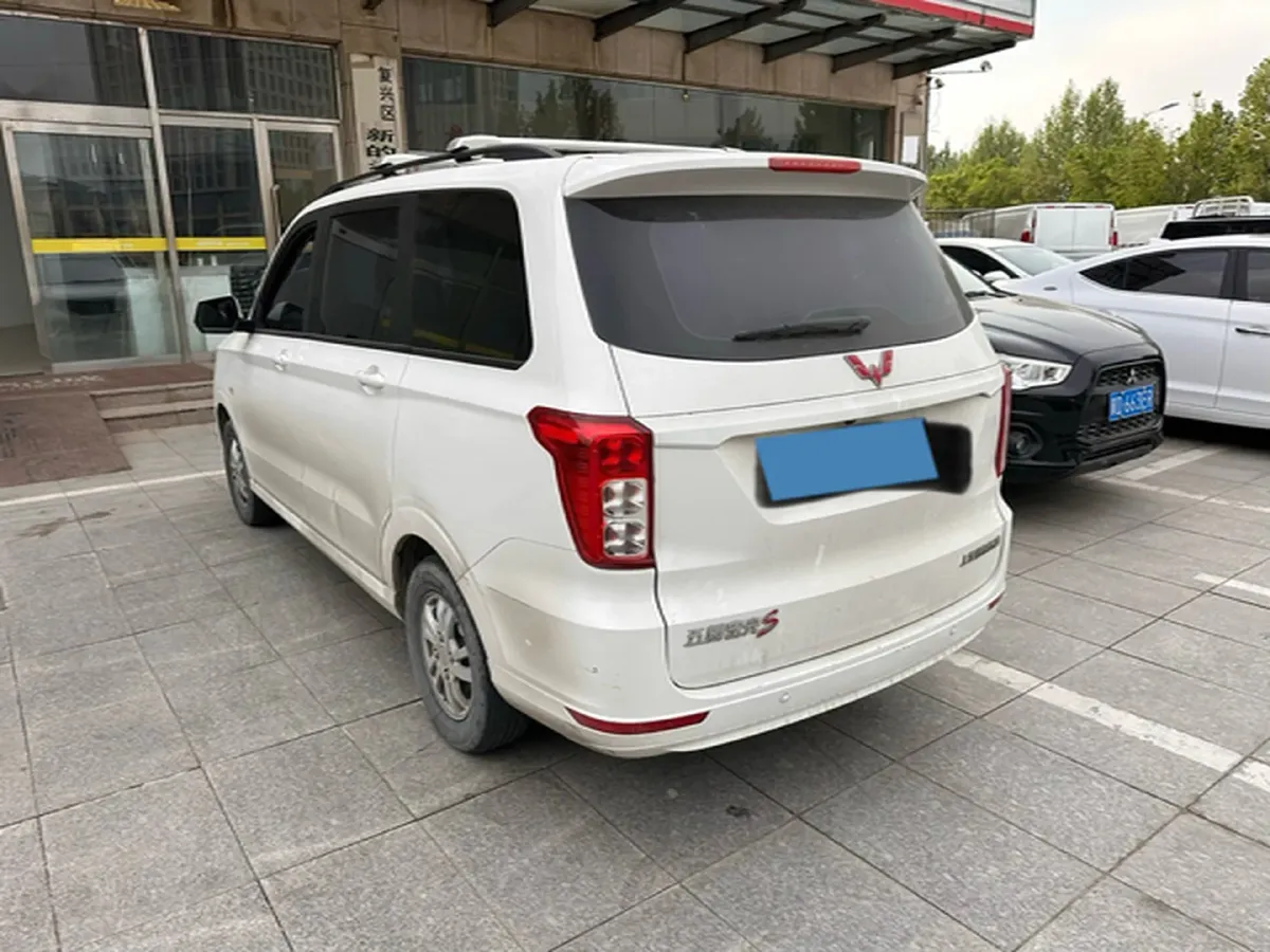 2021 WuLing HongGuang 1.5L 99HP L4 6MT,autocango,china used car exporter,china ev exporter,chinese used car exporter,chinese used ev exporter