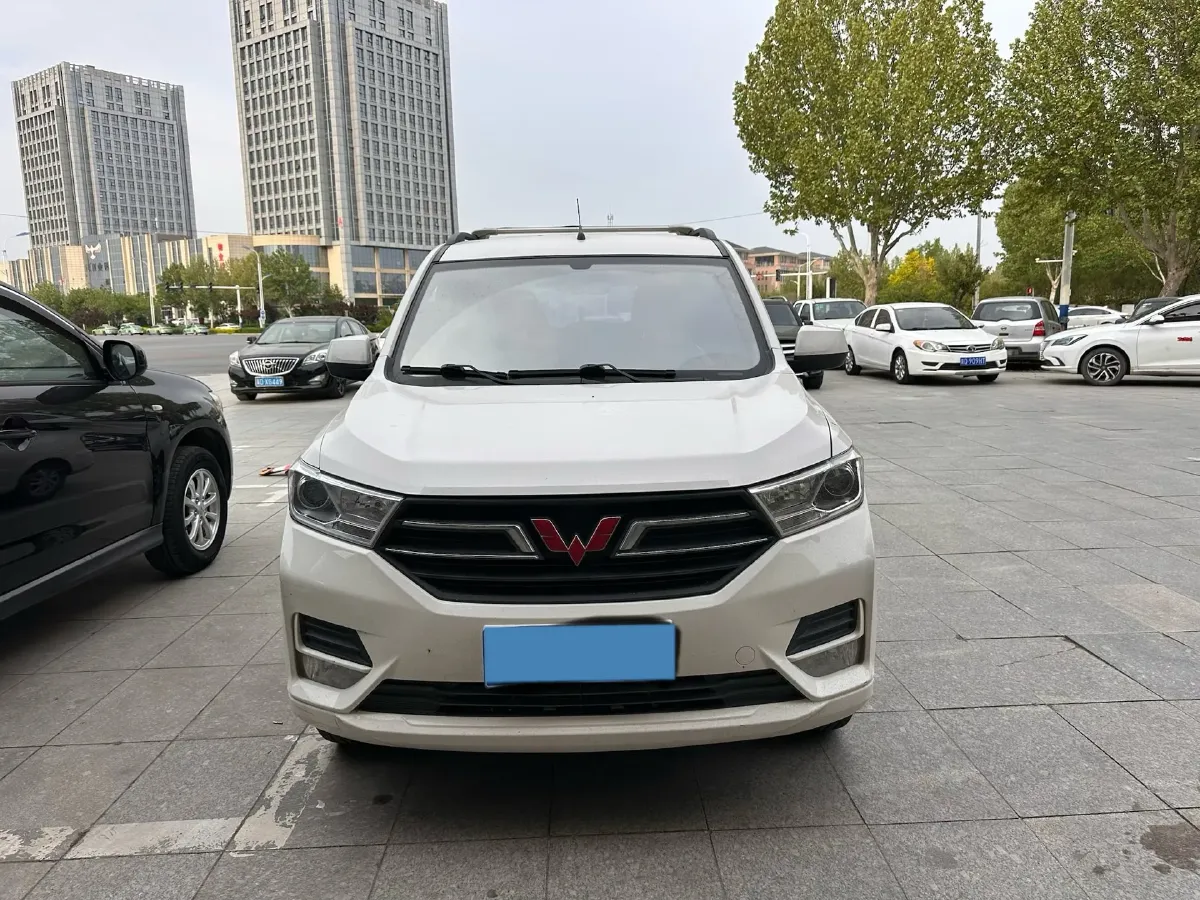 2021 WuLing HongGuang 1.5L 99HP L4 6MT,autocango,china used car exporter,china ev exporter,chinese used car exporter,chinese used ev exporter