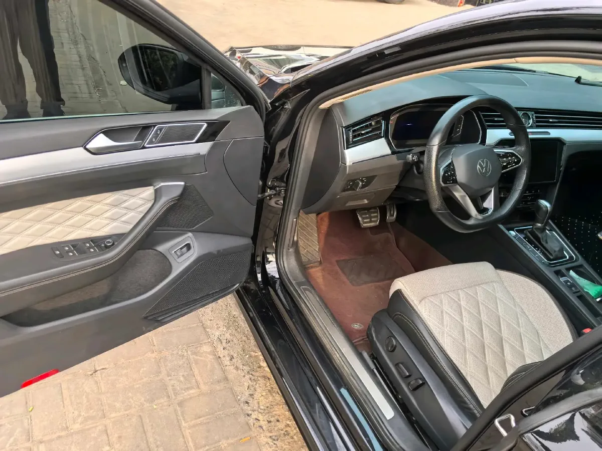 2023 Volkswagen Magotan 2.0T 186HP L4 7DCT,autocango,china used car exporter,china ev exporter,chinese used car exporter,chinese used ev exporter