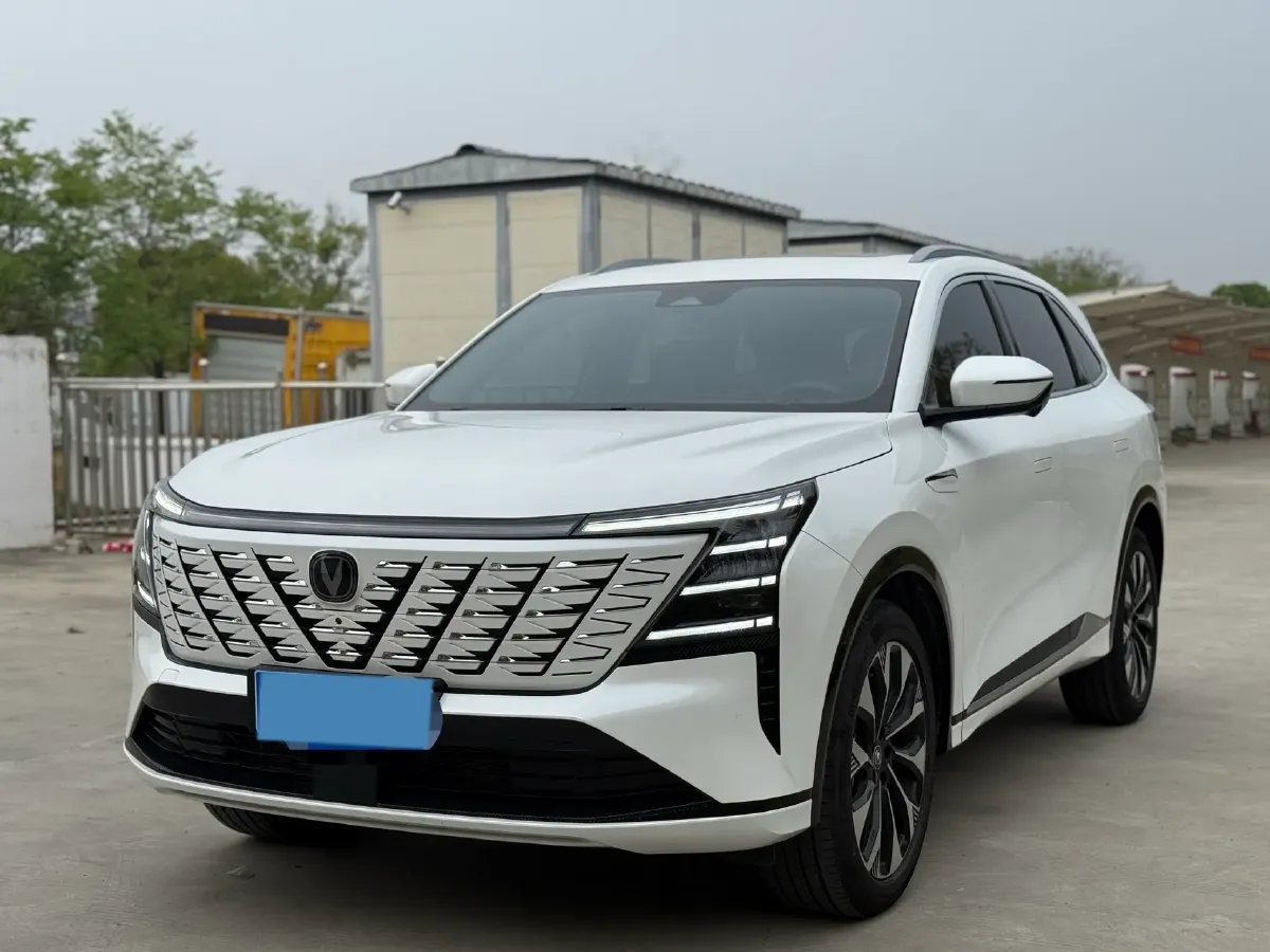 2025 ChangAn CS75 Plus 2.0T 233HP L4 8AT,autocango,china used car exporter,china ev exporter,chinese used car exporter,chinese used ev exporter