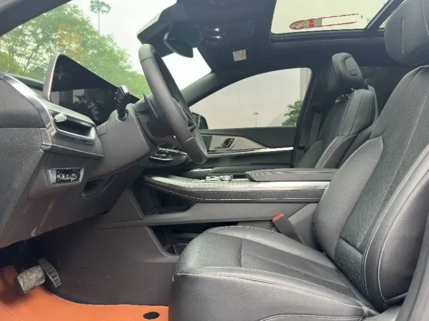 2025 Cadillac XT5 2.0T 237HP L4 9AT,autocango,china used car exporter,china ev exporter,chinese used car exporter,chinese used ev exporter