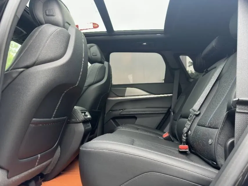 2025 Cadillac XT5 2.0T 237HP L4 9AT,autocango,china used car exporter,china ev exporter,chinese used car exporter,chinese used ev exporter