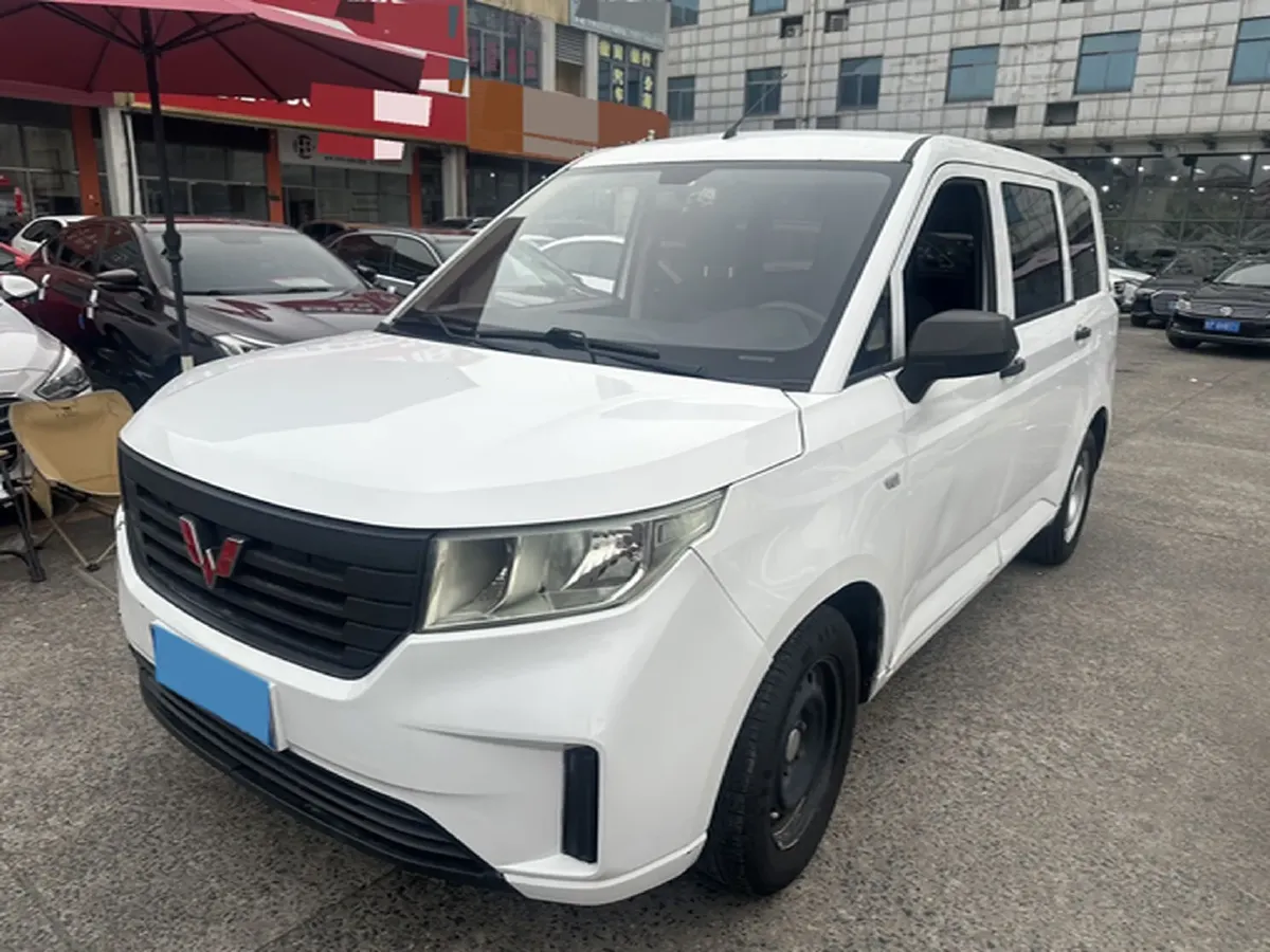 2021 WuLing HongGuang Plus 1.5L 99HP L4 6MT,autocango,china used car exporter,china ev exporter,chinese used car exporter,chinese used ev exporter
