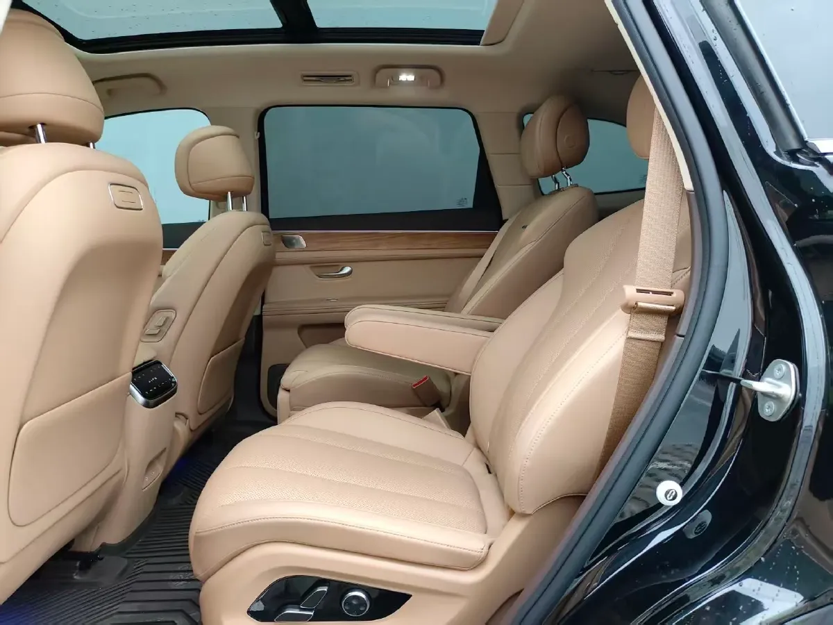 2024 AITO AITO M7 1.5T 152HP L4 REEV 42KWH,autocango,china used car exporter,china ev exporter,chinese used car exporter,chinese used ev exporter