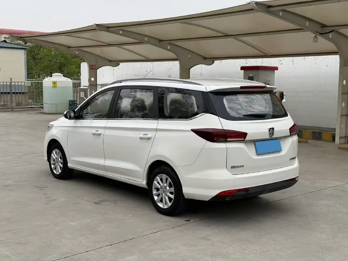 2019 BaoJun 530 1.5T 147HP L4 6MT,autocango,china used car exporter,china ev exporter,chinese used car exporter,chinese used ev exporter