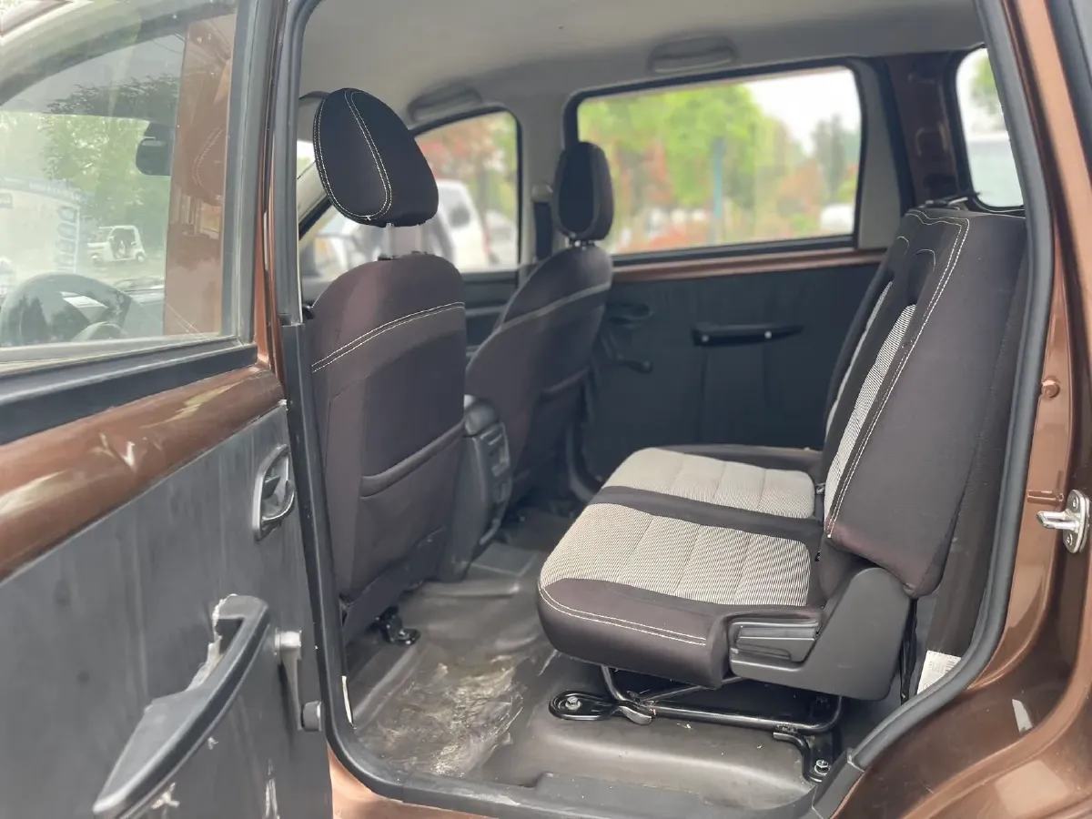 2019 WuLing HongGuang 1.5L 99HP L4 6MT,autocango,china used car exporter,china ev exporter,chinese used car exporter,chinese used ev exporter