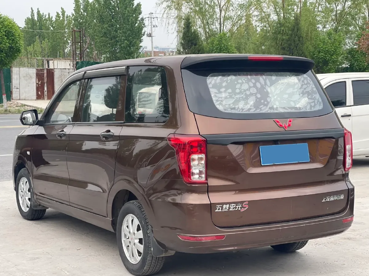 2019 WuLing HongGuang 1.5L 99HP L4 6MT,autocango,china used car exporter,china ev exporter,chinese used car exporter,chinese used ev exporter