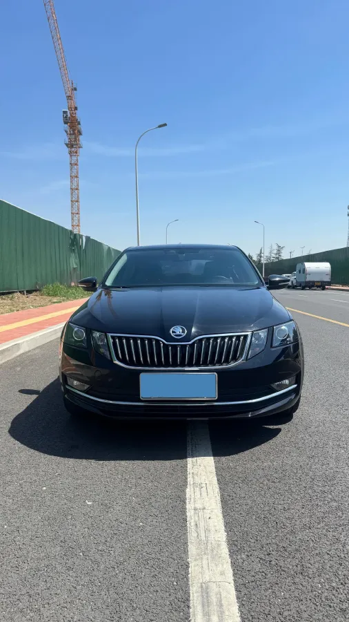 2018 Skoda Octavia 1.6L 110HP L4 6AT,autocango,china used car exporter,china ev exporter,chinese used car exporter,chinese used ev exporter