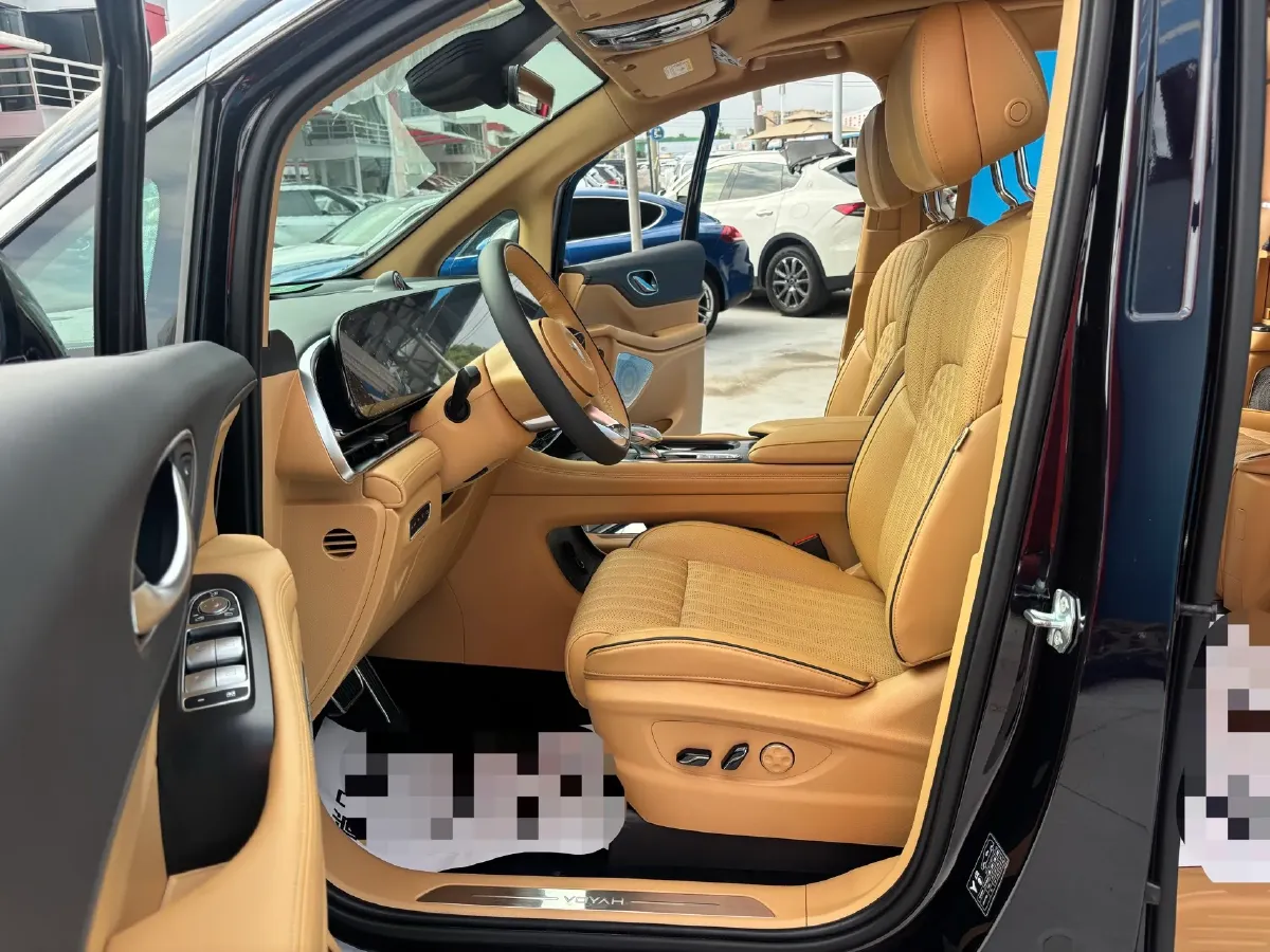 2022 Voyah Dream 1.5T 136HP L4 PHEV 25.57KWH,autocango,china used car exporter,china ev exporter,chinese used car exporter,chinese used ev exporter