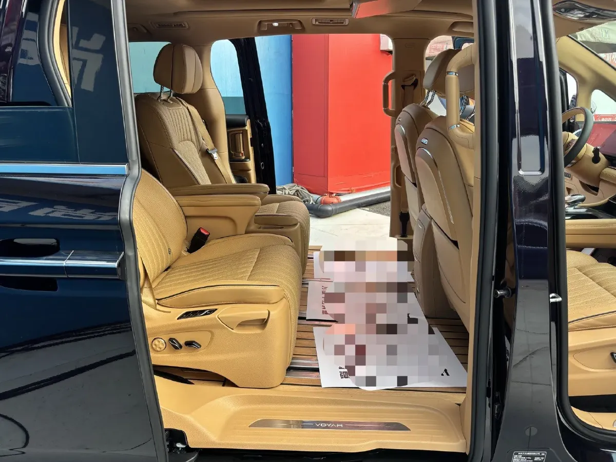 2022 Voyah Dream 1.5T 136HP L4 PHEV 25.57KWH,autocango,china used car exporter,china ev exporter,chinese used car exporter,chinese used ev exporter