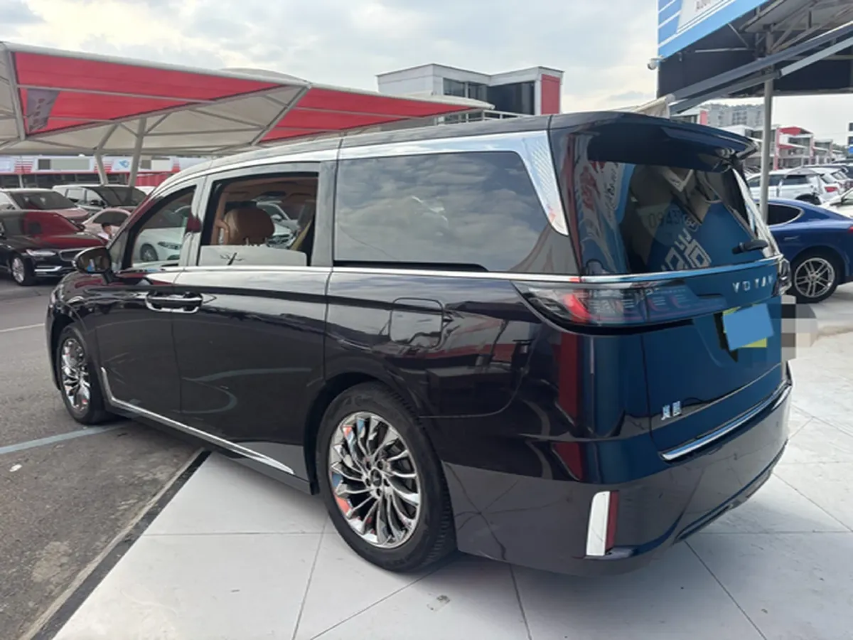 2022 Voyah Dream 1.5T 136HP L4 PHEV 25.57KWH,autocango,china used car exporter,china ev exporter,chinese used car exporter,chinese used ev exporter