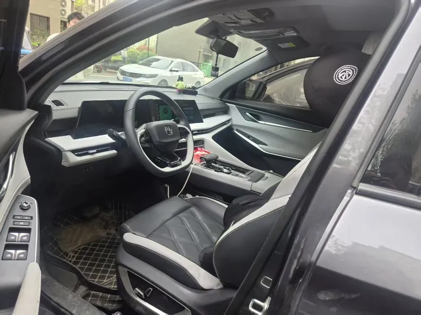 2023 ChangAn CS75 Plus 1.5T 188HP L4 8AT,autocango,china used car exporter,china ev exporter,chinese used car exporter,chinese used ev exporter