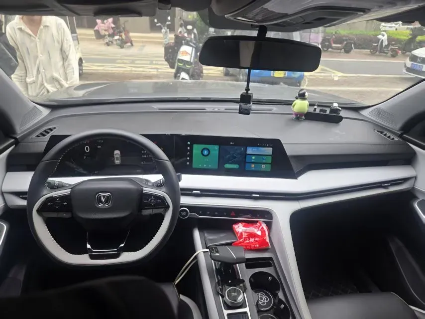 2023 ChangAn CS75 Plus 1.5T 188HP L4 8AT,autocango,china used car exporter,china ev exporter,chinese used car exporter,chinese used ev exporter