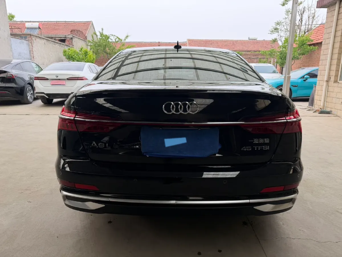 2025 Audi A6L 2.0T 245HP L4 7DCT,autocango,china used car exporter,china ev exporter,chinese used car exporter,chinese used ev exporter