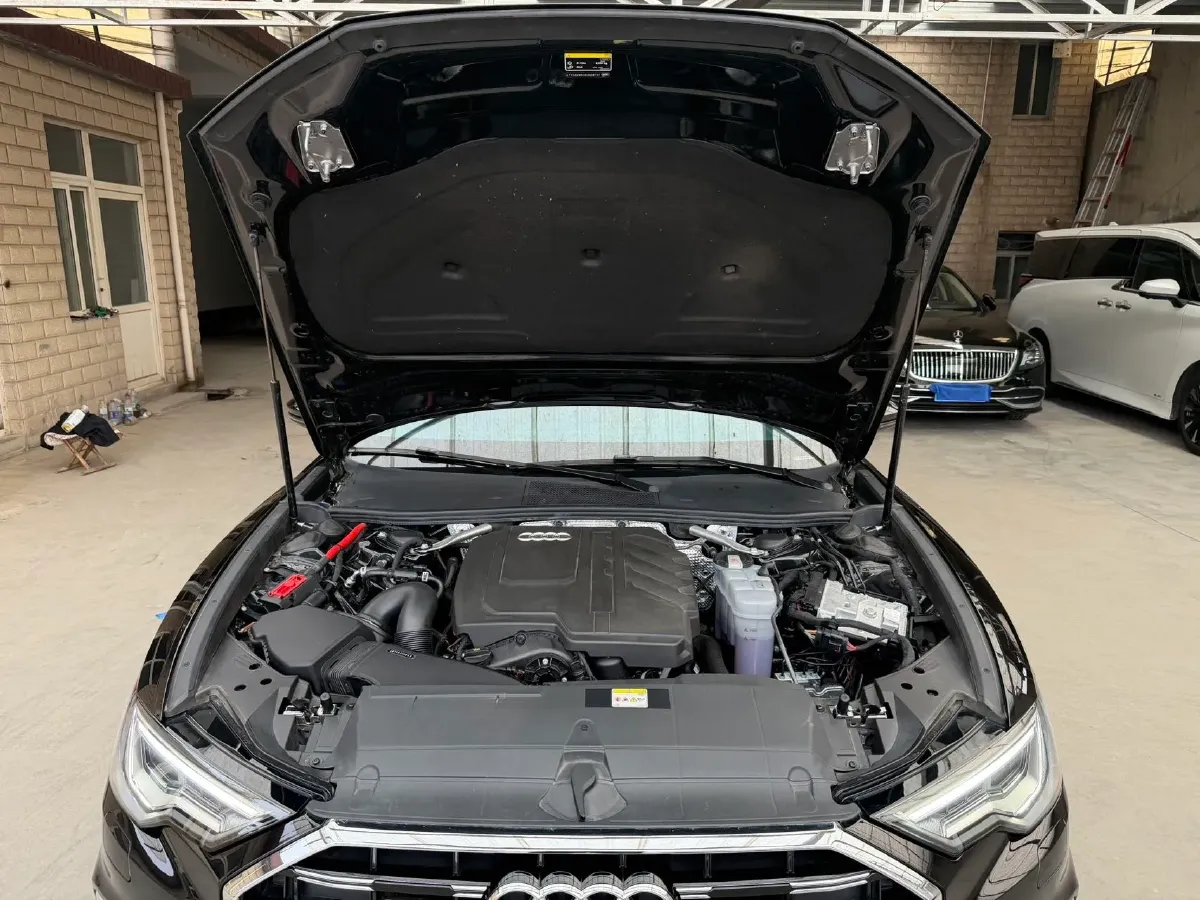 2025 Audi A6L 2.0T 245HP L4 7DCT,autocango,china used car exporter,china ev exporter,chinese used car exporter,chinese used ev exporter