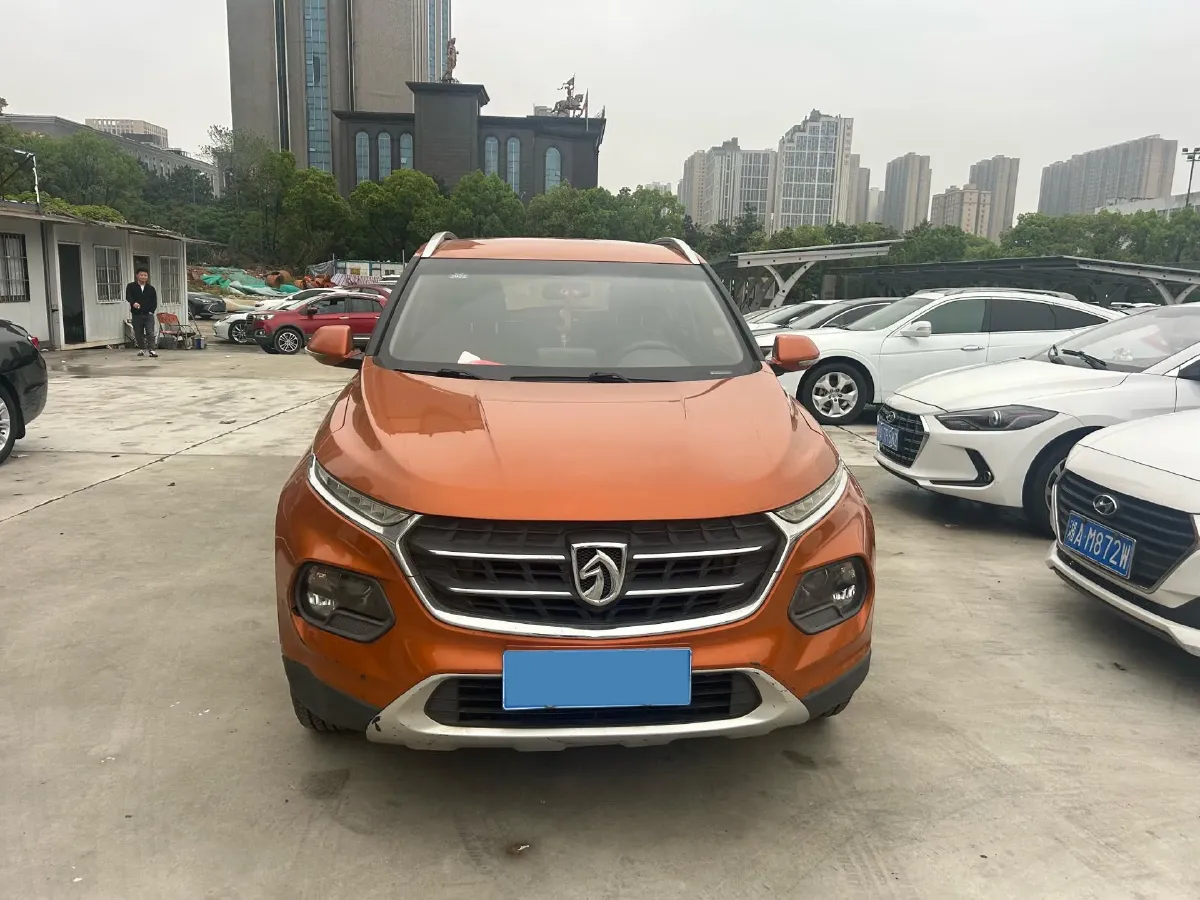 2017 BaoJun 310W 1.5L 105HP L4 6MT,autocango,china used car exporter,china ev exporter,chinese used car exporter,chinese used ev exporter