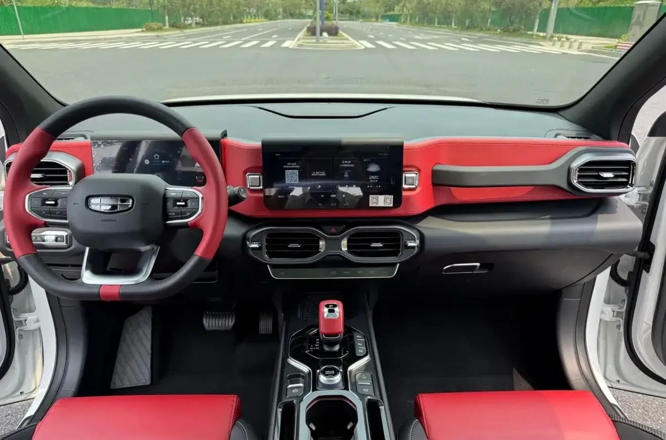 2020 Geely ICON 1.5T 177HP L3 7DCT,autocango,china used car exporter,china ev exporter,chinese used car exporter,chinese used ev exporter