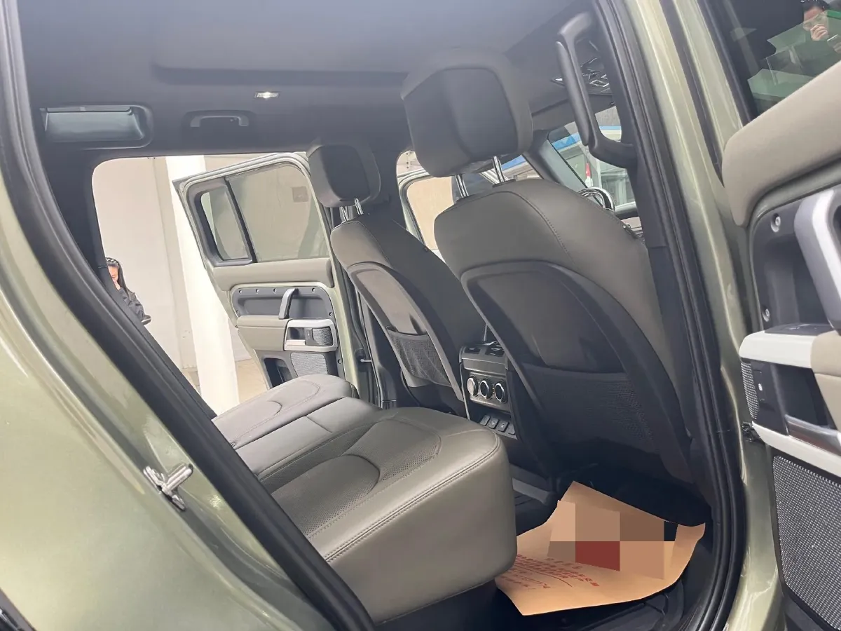 2023 Land Rover Defender 3.0T 400HP L6 8AT,autocango,china used car exporter,china ev exporter,chinese used car exporter,chinese used ev exporter