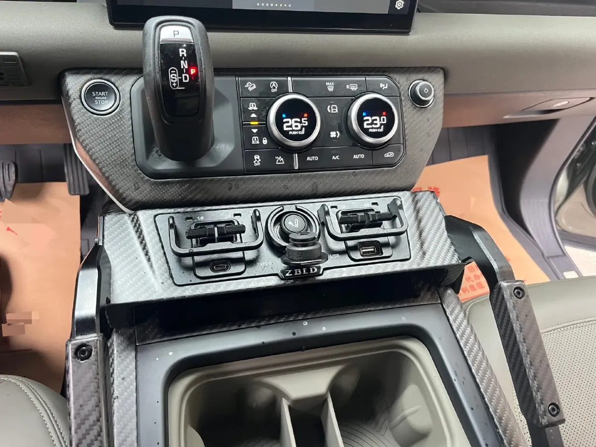 2023 Land Rover Defender 3.0T 400HP L6 8AT,autocango,china used car exporter,china ev exporter,chinese used car exporter,chinese used ev exporter