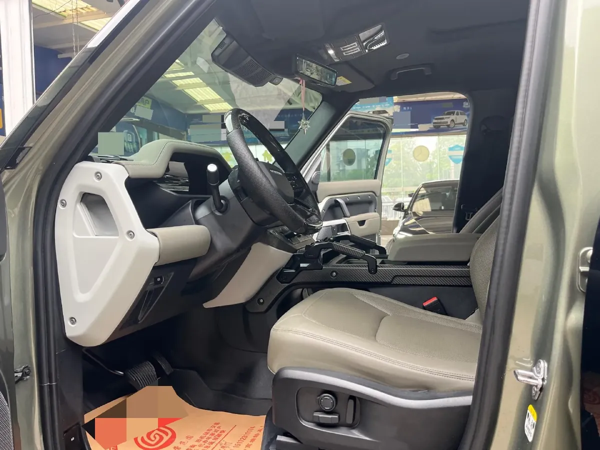 2023 Land Rover Defender 3.0T 400HP L6 8AT,autocango,china used car exporter,china ev exporter,chinese used car exporter,chinese used ev exporter
