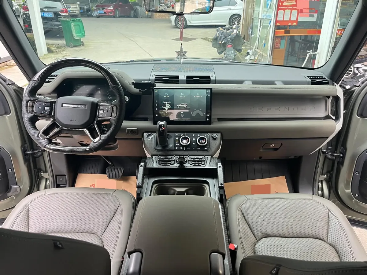 2023 Land Rover Defender 3.0T 400HP L6 8AT,autocango,china used car exporter,china ev exporter,chinese used car exporter,chinese used ev exporter