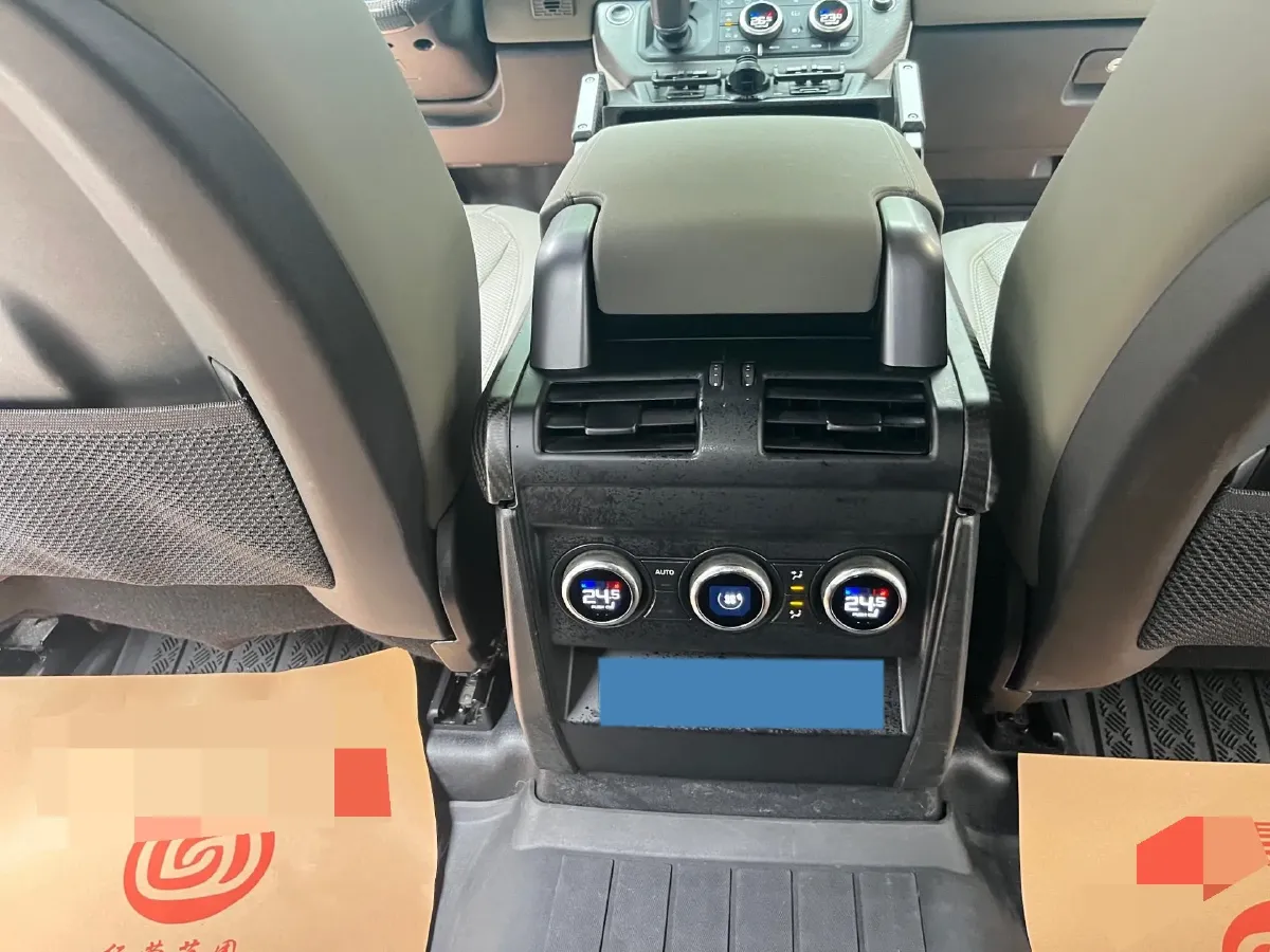 2023 Land Rover Defender 3.0T 400HP L6 8AT,autocango,china used car exporter,china ev exporter,chinese used car exporter,chinese used ev exporter