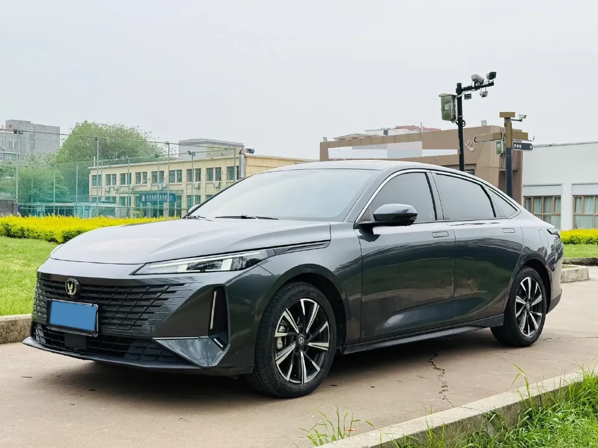 2023 ChangAn Oshan Z6 1.5T 188HP L4 7DCT,autocango,china used car exporter,china ev exporter,chinese used car exporter,chinese used ev exporter