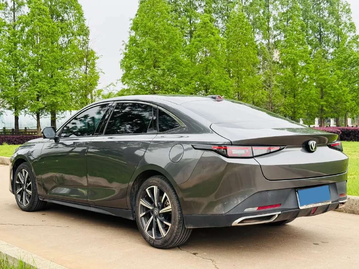 2023 ChangAn Oshan Z6 1.5T 188HP L4 7DCT,autocango,china used car exporter,china ev exporter,chinese used car exporter,chinese used ev exporter