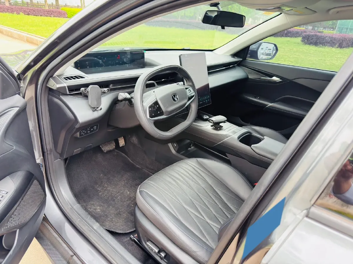 2023 ChangAn Oshan Z6 1.5T 188HP L4 7DCT,autocango,china used car exporter,china ev exporter,chinese used car exporter,chinese used ev exporter