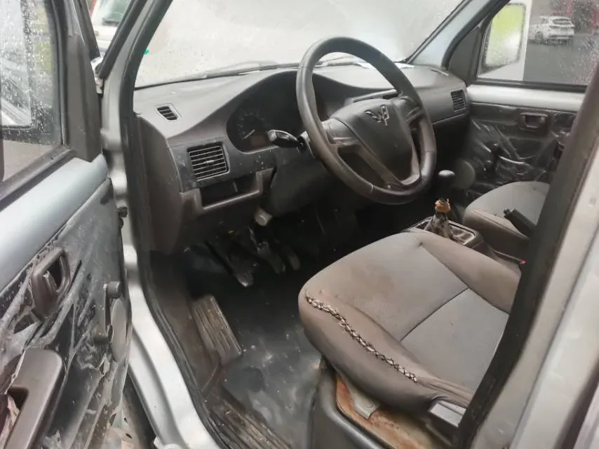 2021 WuLing RongGuang Mini Truck 1.5L 99HP L4 5MT,autocango,china used car exporter,china ev exporter,chinese used car exporter,chinese used ev exporter