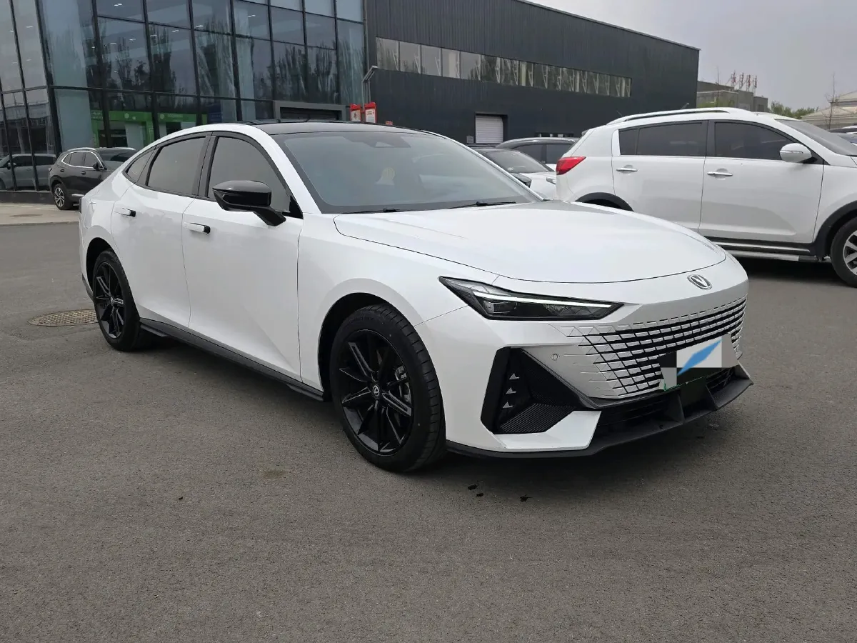 2023 ChangAn UNI-V iDD 1.5T 170HP L4 6TCT PHEV 18.4KWH,autocango,china used car exporter,china ev exporter,chinese used car exporter,chinese used ev exporter