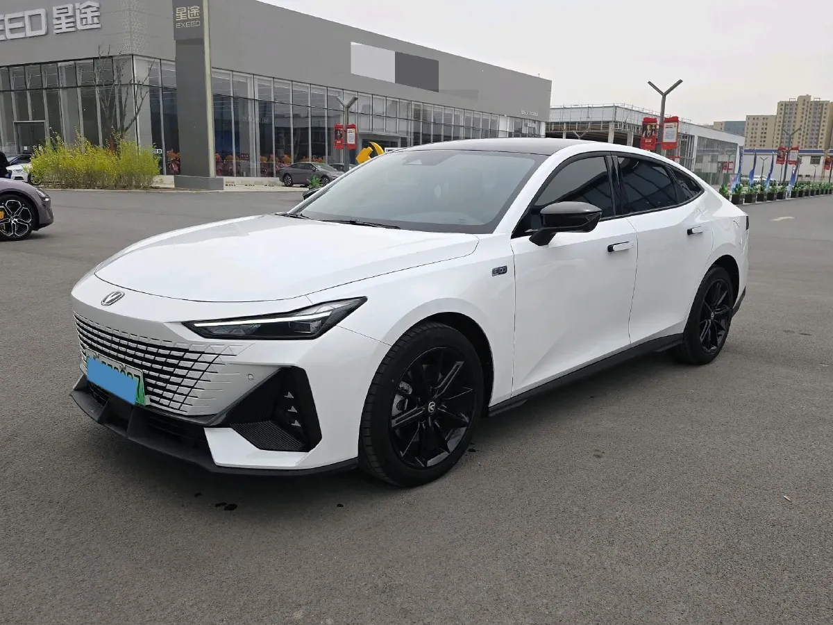 2023 ChangAn UNI-V iDD 1.5T 170HP L4 6TCT PHEV 18.4KWH,autocango,china used car exporter,china ev exporter,chinese used car exporter,chinese used ev exporter