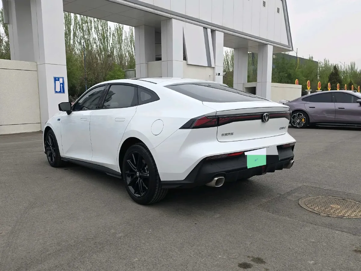 2023 ChangAn UNI-V iDD 1.5T 170HP L4 6TCT PHEV 18.4KWH,autocango,china used car exporter,china ev exporter,chinese used car exporter,chinese used ev exporter