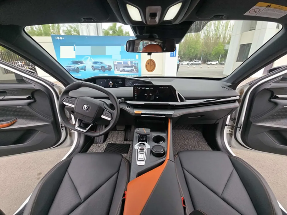 2023 ChangAn UNI-V iDD 1.5T 170HP L4 6TCT PHEV 18.4KWH,autocango,china used car exporter,china ev exporter,chinese used car exporter,chinese used ev exporter