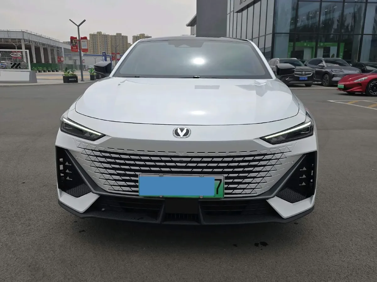 2023 ChangAn UNI-V iDD 1.5T 170HP L4 6TCT PHEV 18.4KWH,autocango,china used car exporter,china ev exporter,chinese used car exporter,chinese used ev exporter