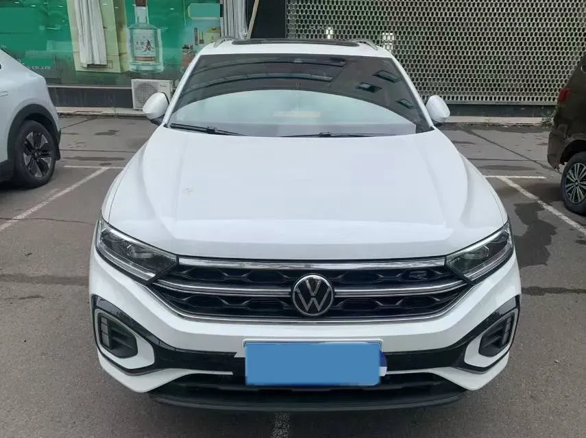 2025 Volkswagen T-Roc 1.5T 160HP L4 7DCT,autocango,china used car exporter,china ev exporter,chinese used car exporter,chinese used ev exporter