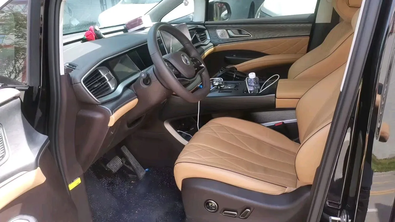 2024 Denza D9 1.5T 139HP L4 E-CVT PHEV 40KWH,autocango,china used car exporter,china ev exporter,chinese used car exporter,chinese used ev exporter