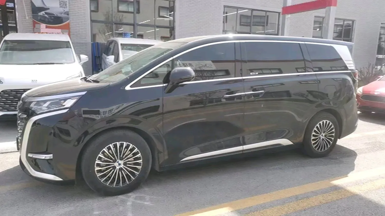 2024 Denza D9 1.5T 139HP L4 E-CVT PHEV 40KWH,autocango,china used car exporter,china ev exporter,chinese used car exporter,chinese used ev exporter