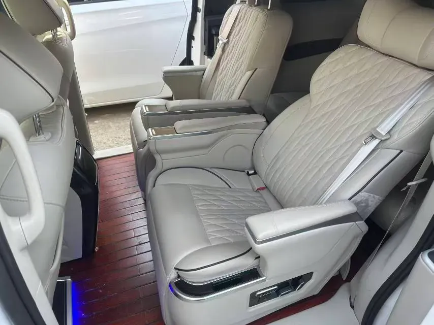 2021 Buick GL8 2.0T 237HP L4 9AT,autocango,china used car exporter,china ev exporter,chinese used car exporter,chinese used ev exporter