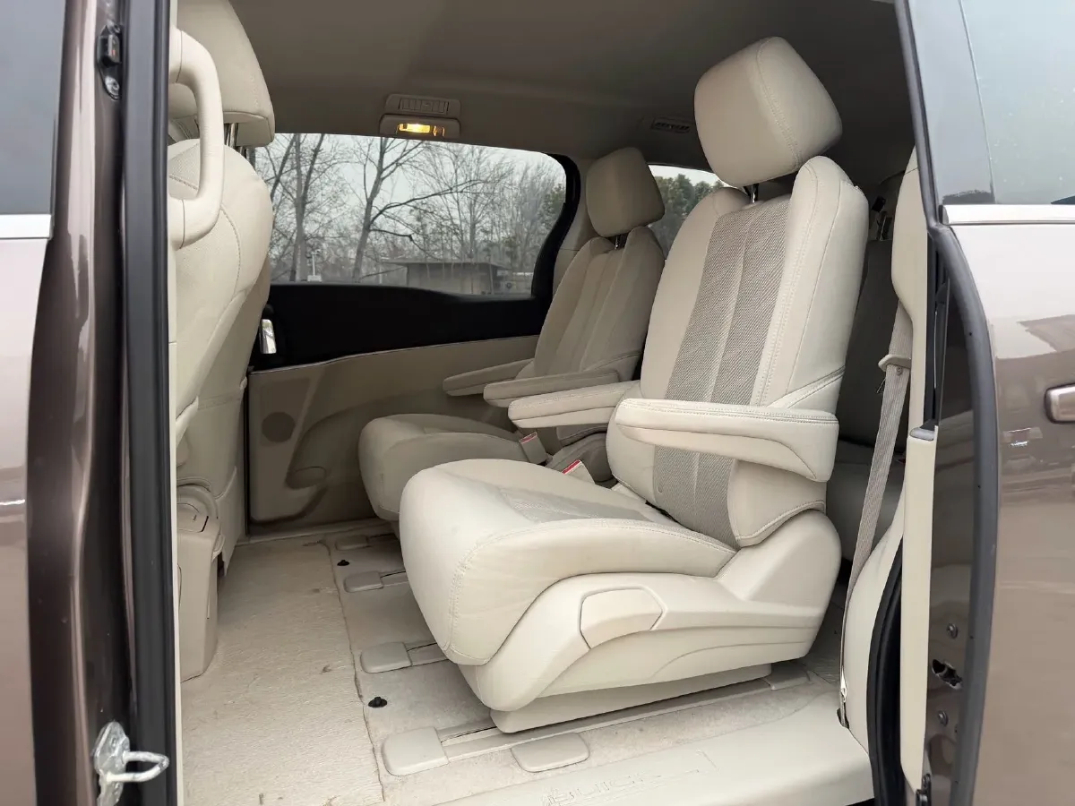 2023 Buick GL8 2.0T 237HP L4 9AT,autocango,china used car exporter,china ev exporter,chinese used car exporter,chinese used ev exporter