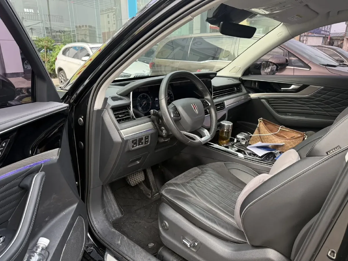 2022 HongQi HS5 2.0T 224HP L4 6AT,autocango,china used car exporter,china ev exporter,chinese used car exporter,chinese used ev exporter