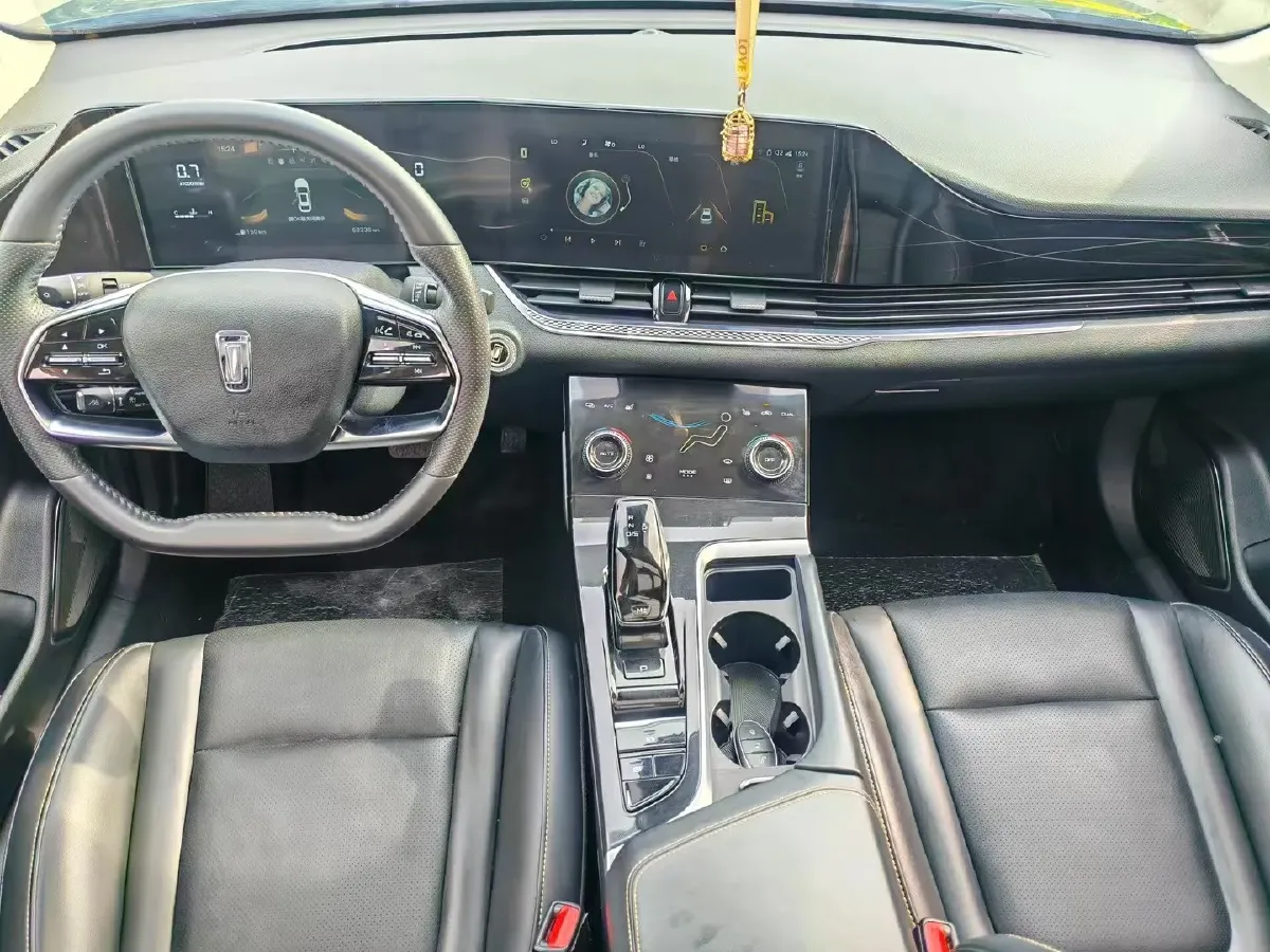 2021 Bestune B70 1.5T 169HP L4 7DCT,autocango,china used car exporter,china ev exporter,chinese used car exporter,chinese used ev exporter