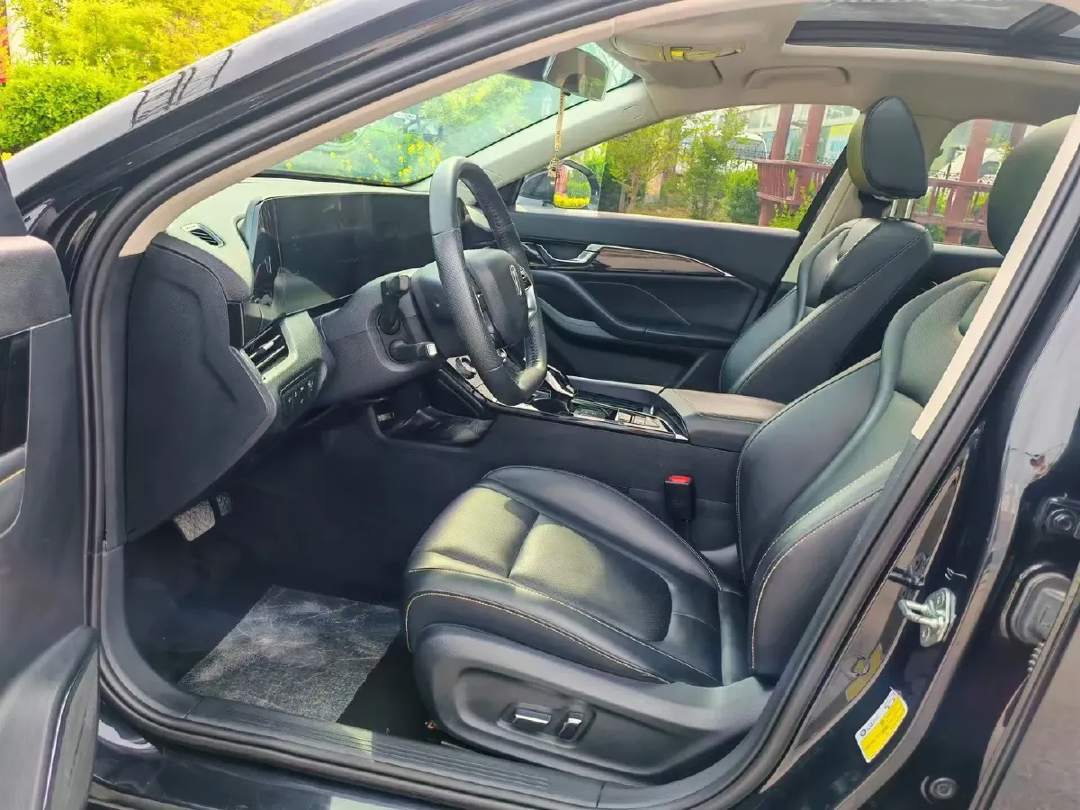 2021 Bestune B70 1.5T 169HP L4 7DCT,autocango,china used car exporter,china ev exporter,chinese used car exporter,chinese used ev exporter