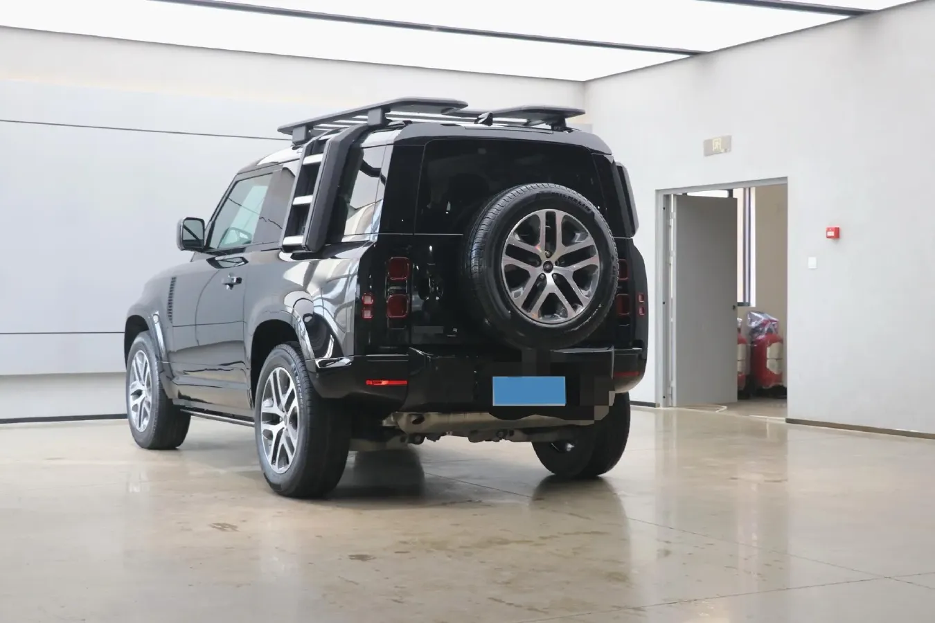 2023 Land Rover Defender 3.0T 400HP L6 8AT,autocango,china used car exporter,china ev exporter,chinese used car exporter,chinese used ev exporter