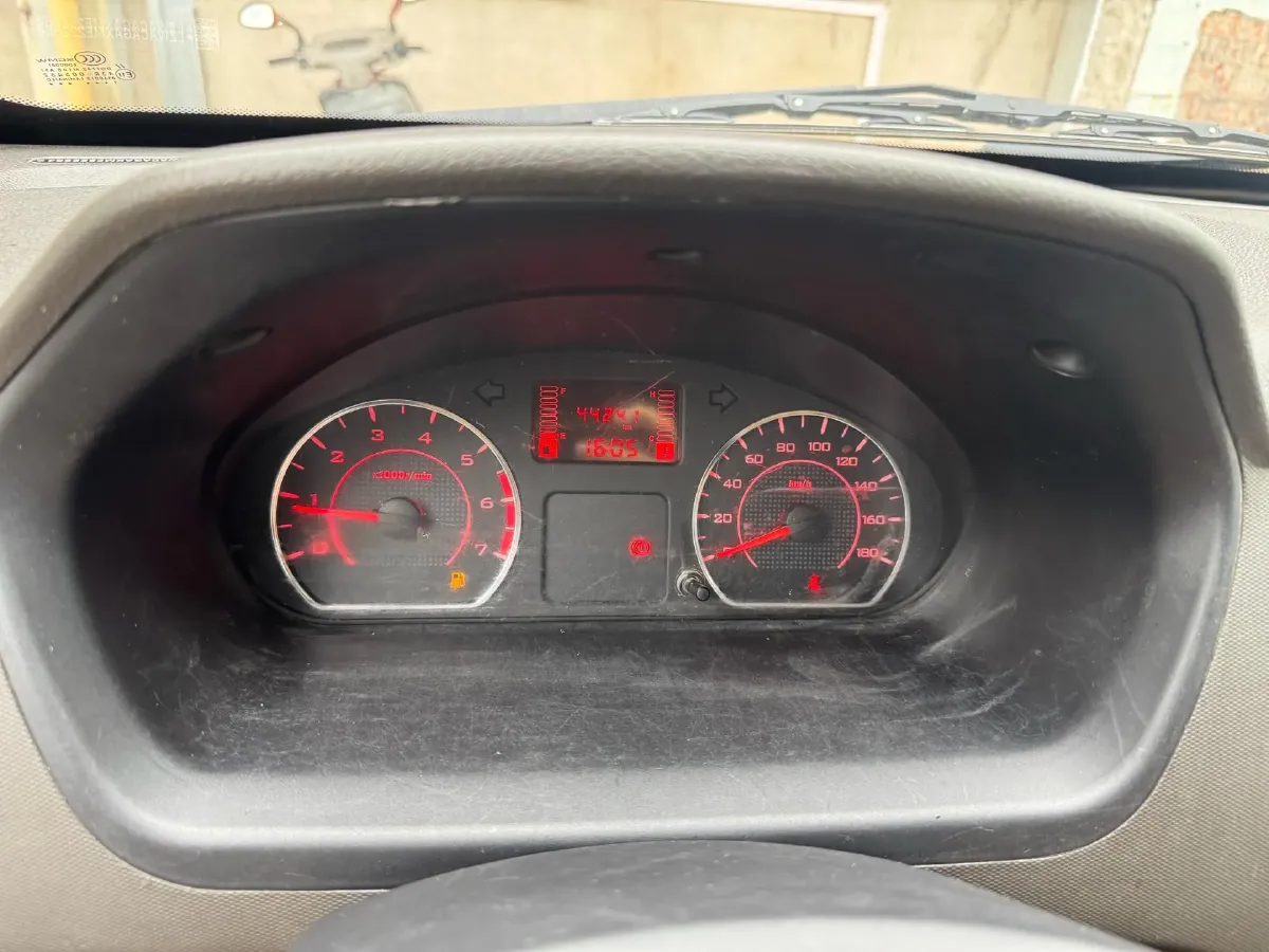 2021 WuLing RongGuang S 1.2L 76HP L4 5MT,autocango,china used car exporter,china ev exporter,chinese used car exporter,chinese used ev exporter