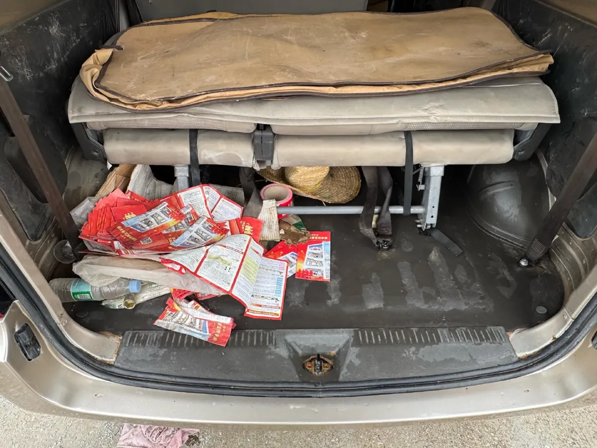 2021 WuLing RongGuang S 1.2L 76HP L4 5MT,autocango,china used car exporter,china ev exporter,chinese used car exporter,chinese used ev exporter