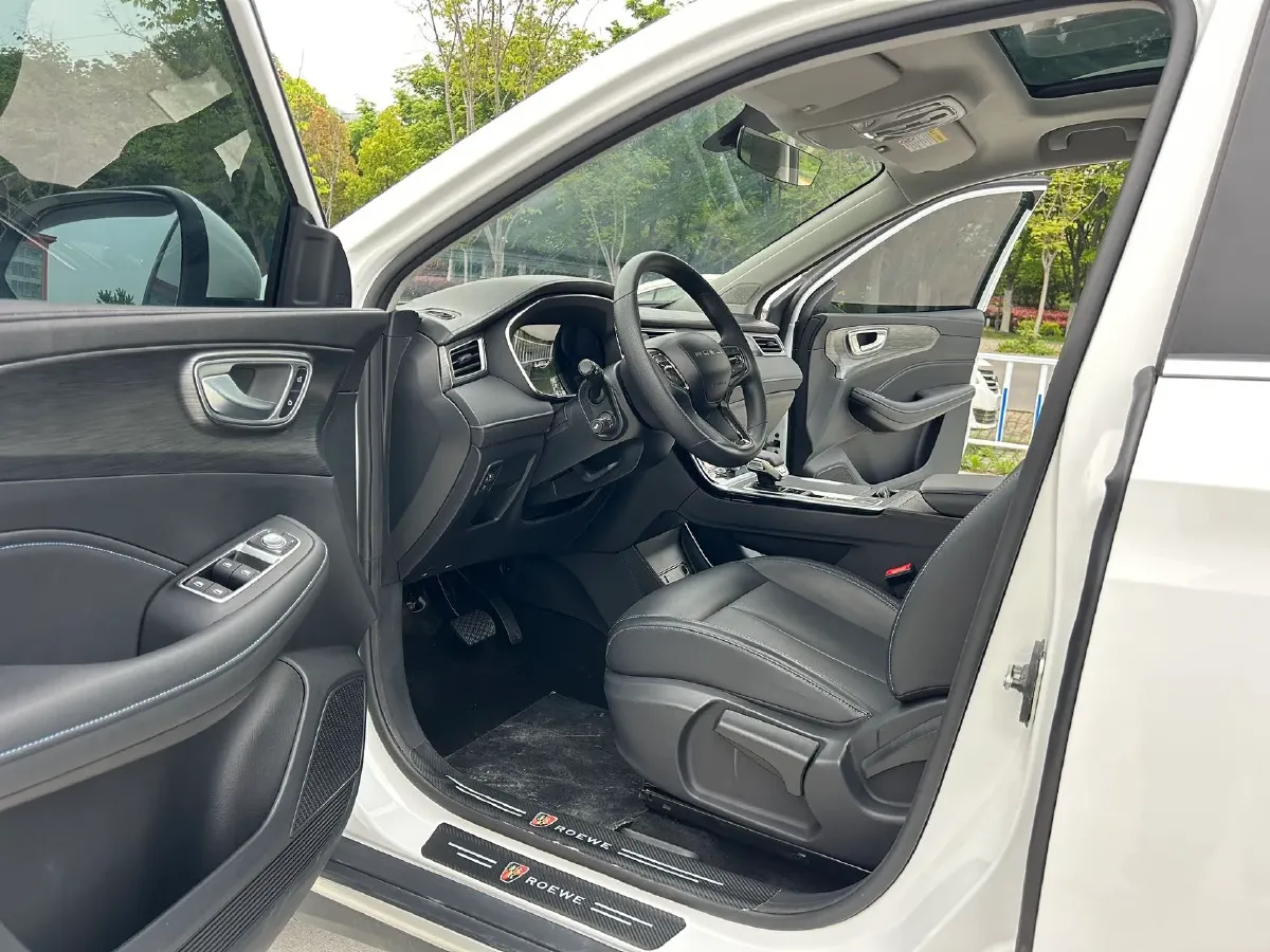 2025 Roewe RX5 1.5T 181HP L4 7DCT,autocango,china used car exporter,china ev exporter,chinese used car exporter,chinese used ev exporter