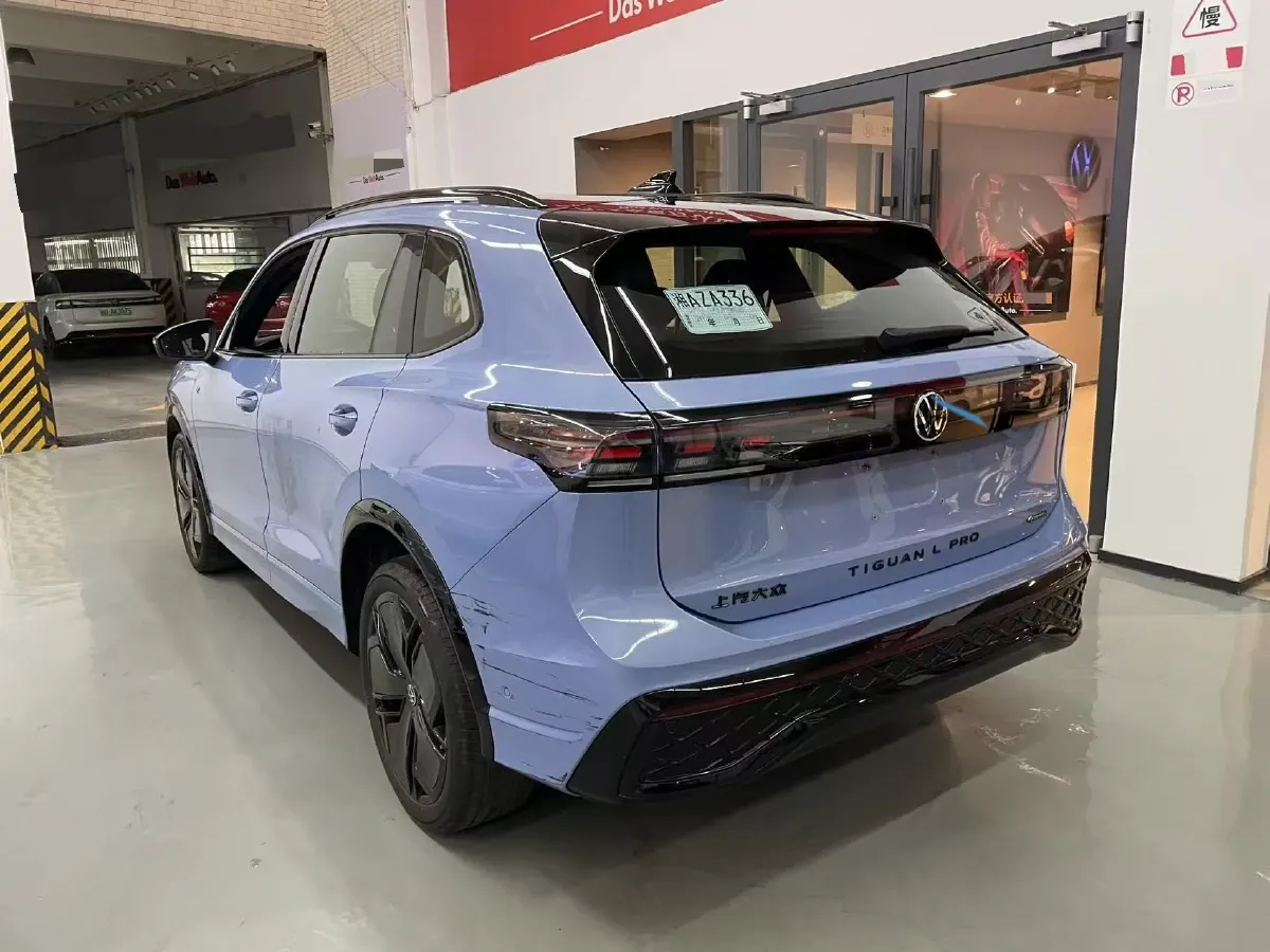 2025 Volkswagen Tiguan L 2.0T 220HP L4 7DCT,autocango,china used car exporter,china ev exporter,chinese used car exporter,chinese used ev exporter