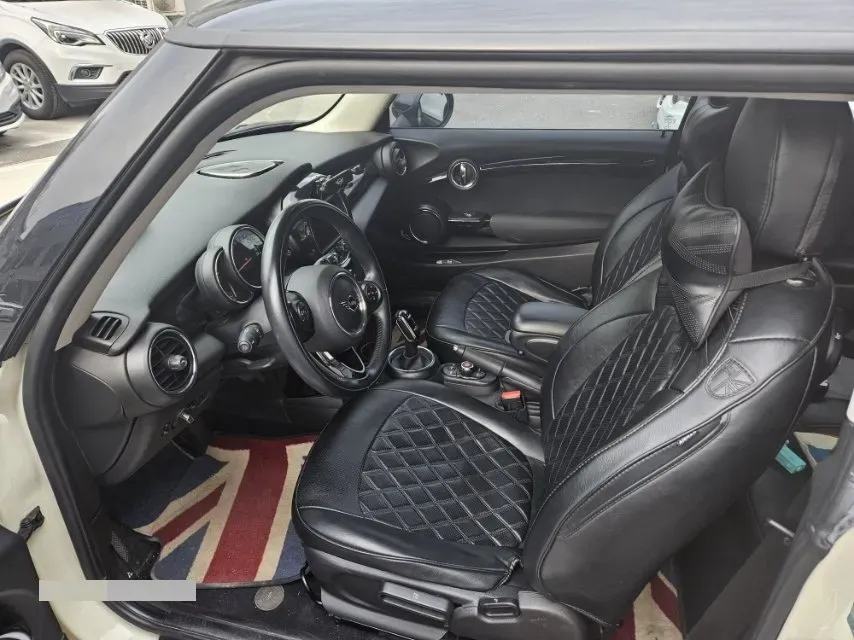 2019 MINI MINI 1.5T 102HP L3 7DCT,autocango,china used car exporter,china ev exporter,chinese used car exporter,chinese used ev exporter